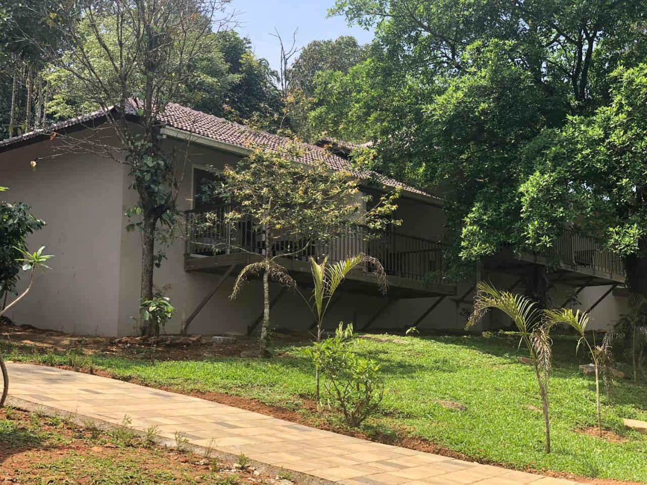 Hotel Abad Brookside Wayanad à Vythiri Extérieur photo