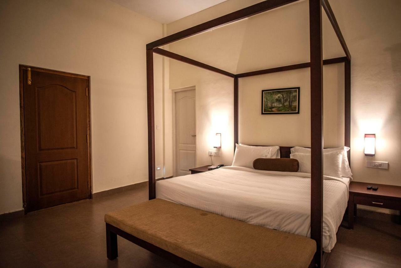 Hotel Abad Brookside Wayanad à Vythiri Extérieur photo