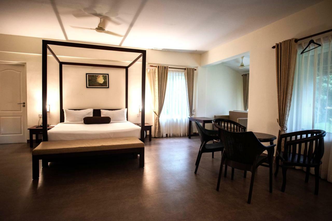 Hotel Abad Brookside Wayanad à Vythiri Extérieur photo
